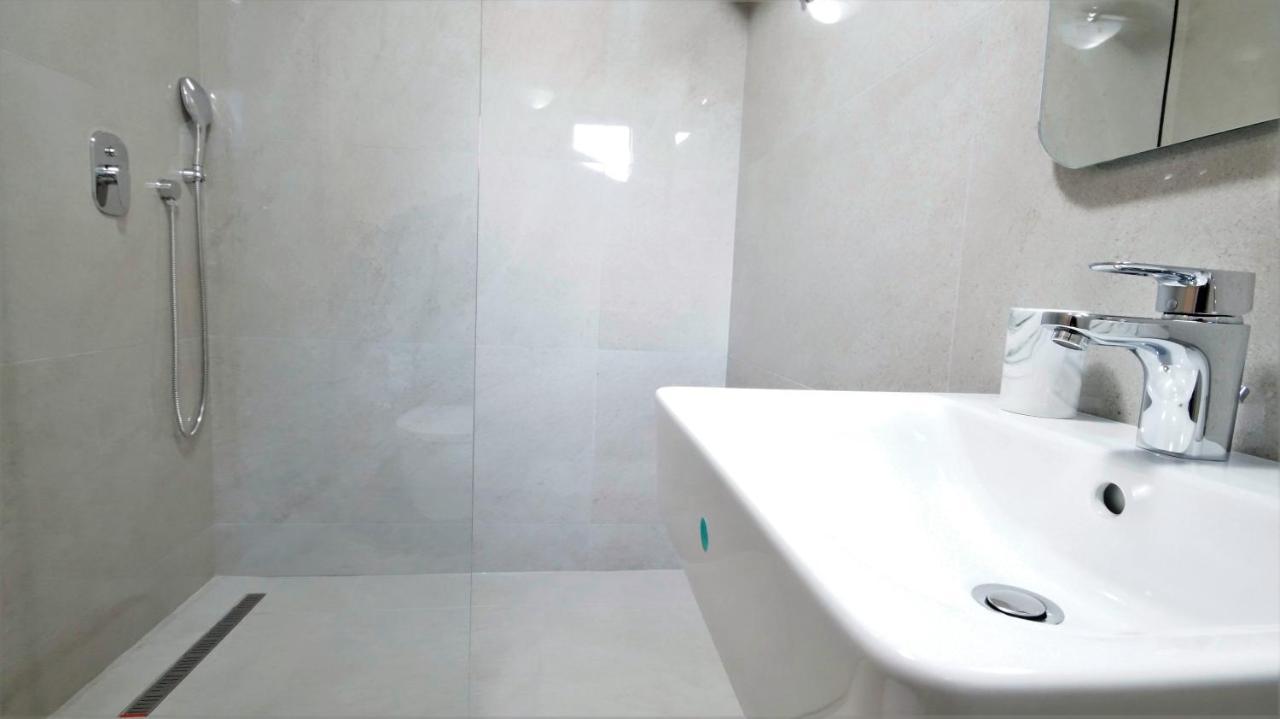 Kala Rooms & Suites Budva Exteriör bild